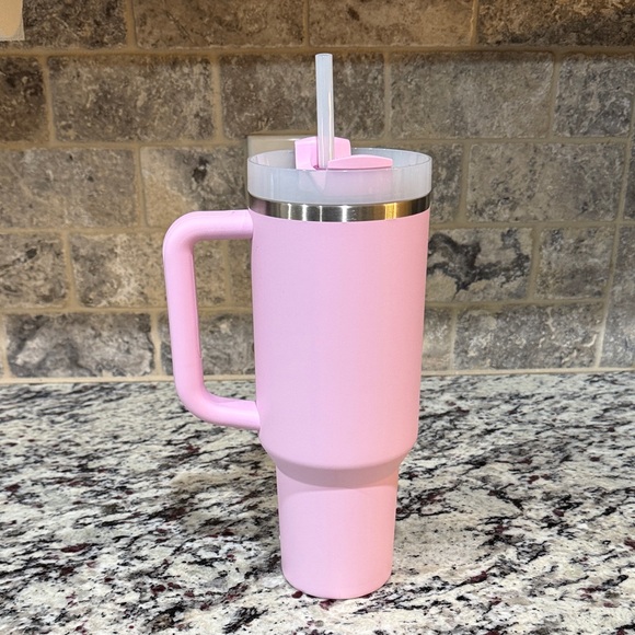 Stanley Cherry Blossom 40oz Quencher Tumbler - Picture 6 of 8